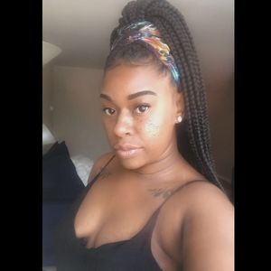 Meet your Posher, Tanaya